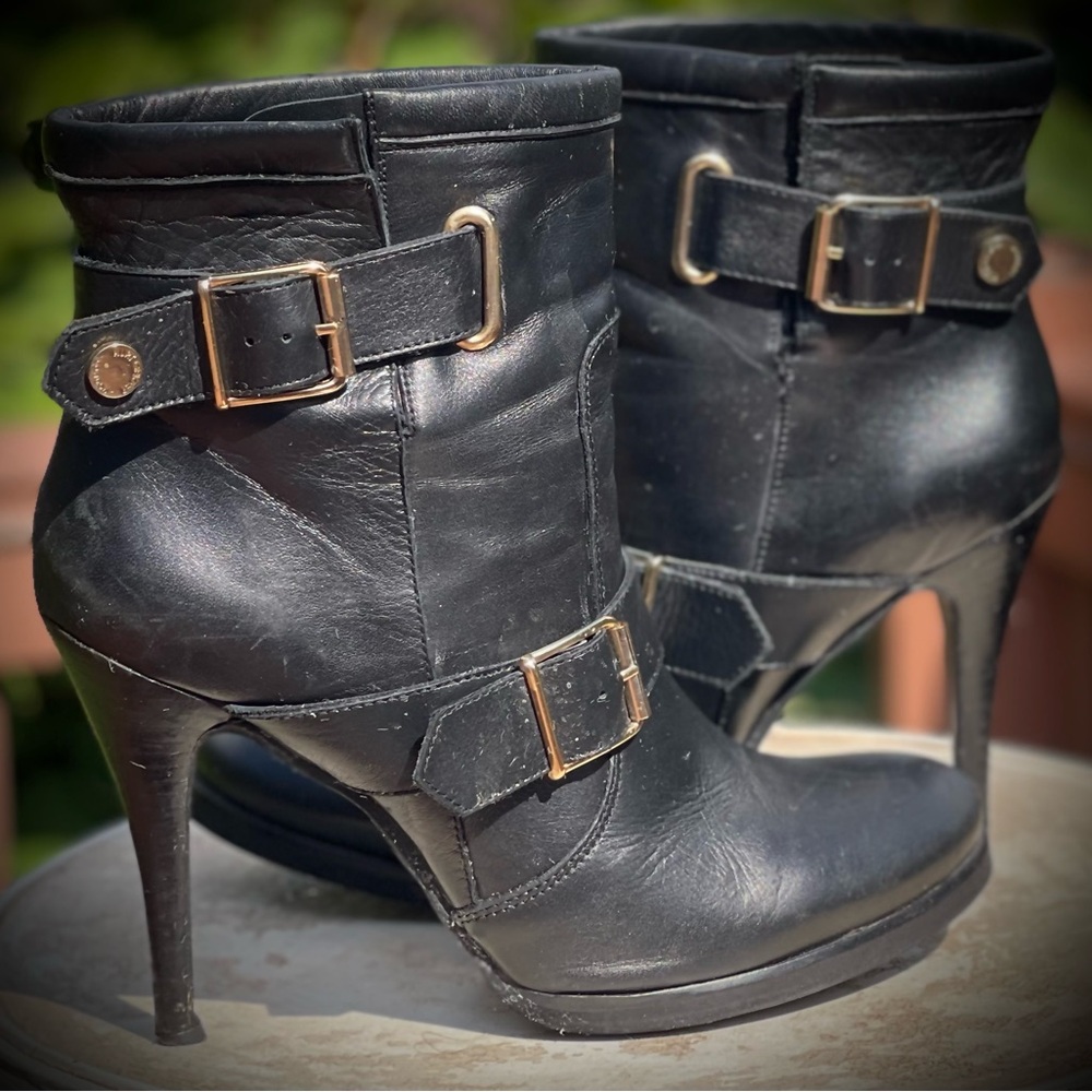 Kurt Greiger buckle London leather ankle boot sz 8 US